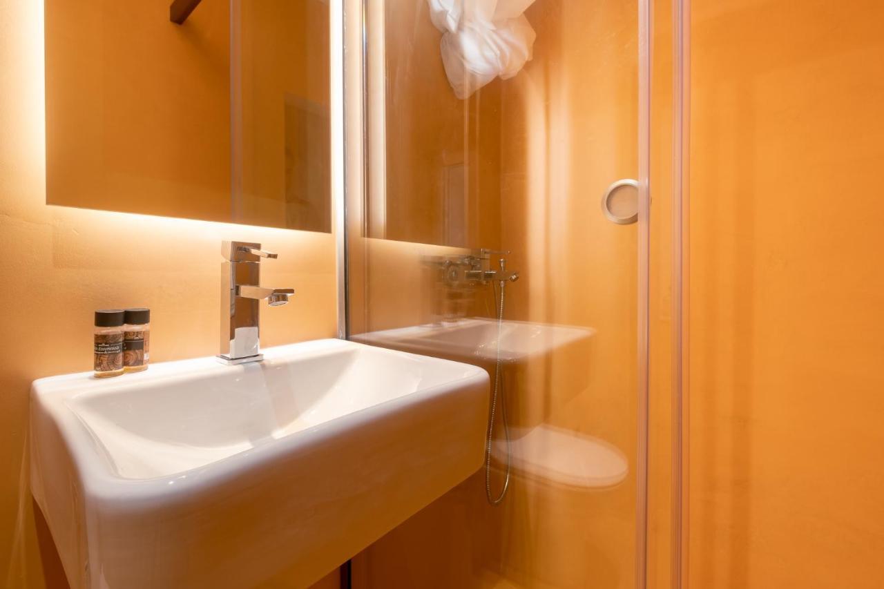 Old Town Gem - Elegant Guilford Apartment Corfu  外观 照片