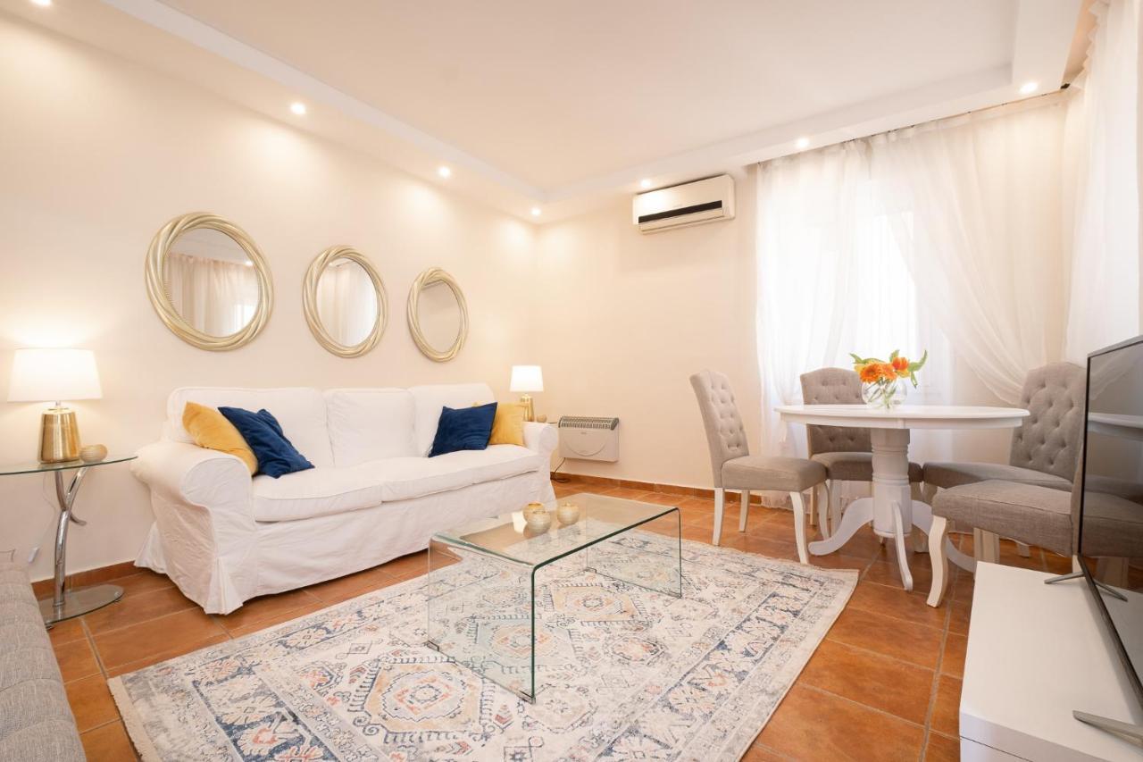 Old Town Gem - Elegant Guilford Apartment Corfu  外观 照片